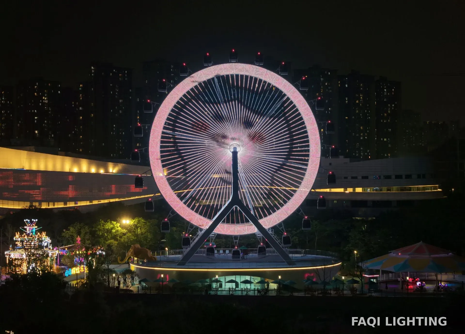 福建福州闽侯县旗山湖旗旗探险乐园42米摩天轮